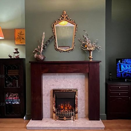 Robin'S Hollow: 2Bd Home Near Wrexham Afc מראה חיצוני תמונה