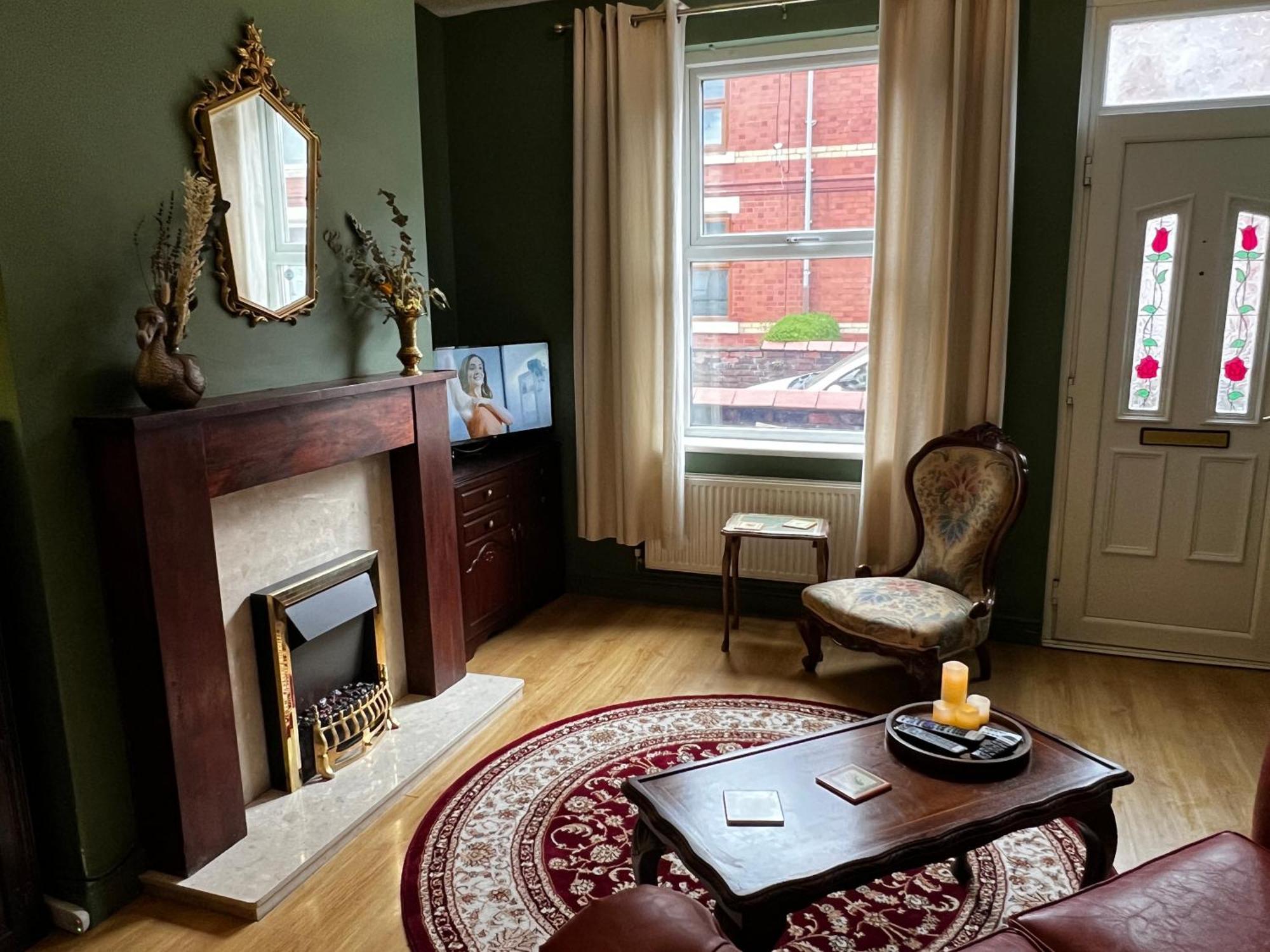 Robin'S Hollow: 2Bd Home Near Wrexham Afc מראה חיצוני תמונה