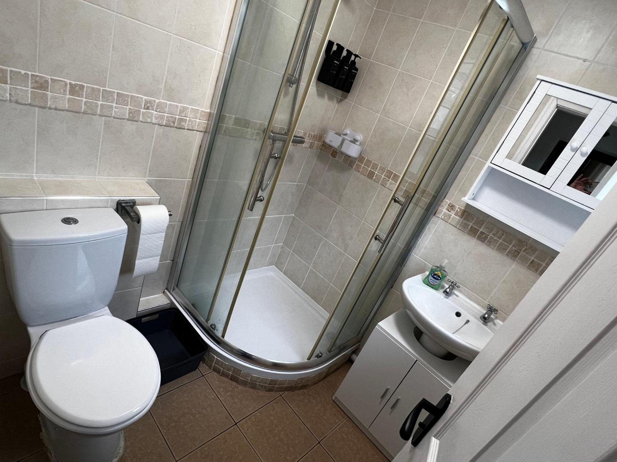 Robin'S Hollow: 2Bd Home Near Wrexham Afc מראה חיצוני תמונה